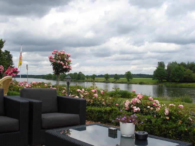 Wachten op de veerboot op een terrasje. Als dat geen quality time is, dan weet ik het ook niet meer hoor. 
