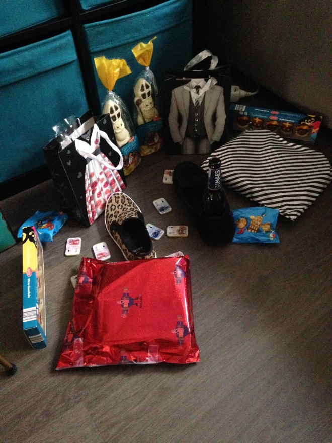 DANKU SINTERKLAAS EN HULP-SINT!