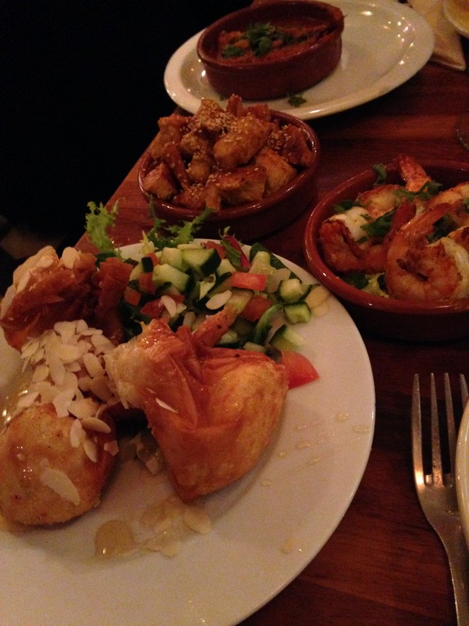 Geitenkaas met honing in filodeeg for president. 