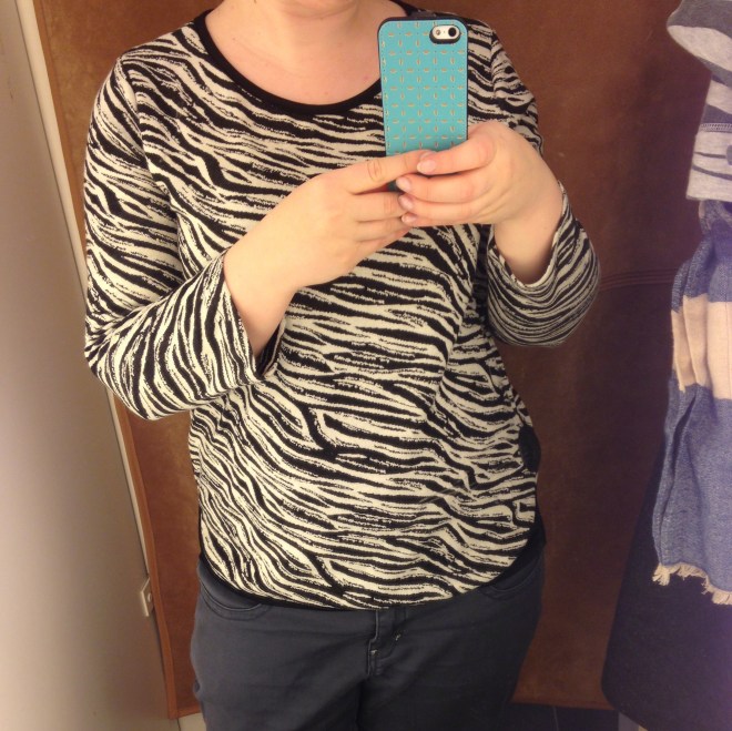 Zolang de modewereld kleren in zebramotief blijft maken, zal ik ze blijven kopen.