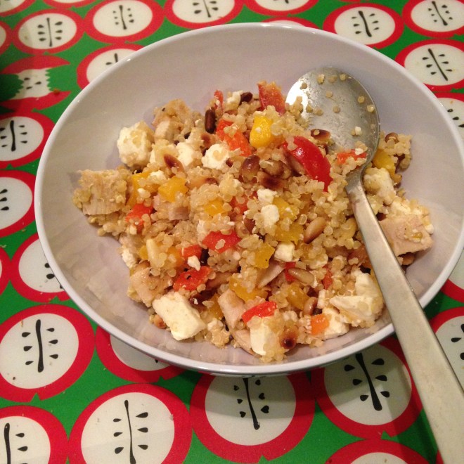 Quinoa, kip, paprika, feta. Je ziet, smakelijk eten is wél mogelijk zonder suiker. 