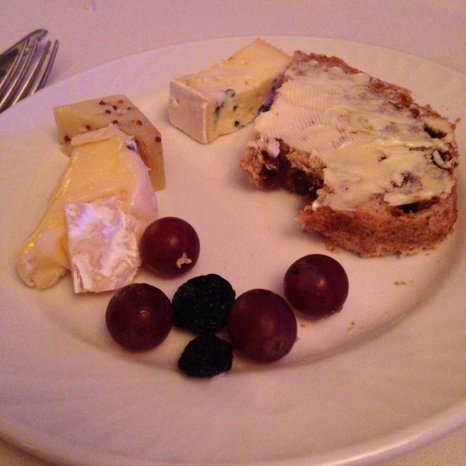 Koppels die een kaasschotel op hun trouwfeest aanbieden hebben 120% meer kans om samen te blijven. Dat is wetenschappelijk bewezen.