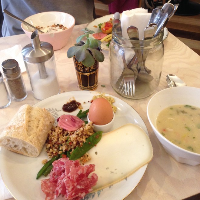 Ik zou willen zeggen dat ik nadien niet nog een beetje kaas heb bijgenomen, maar dan zou ik liegen. 