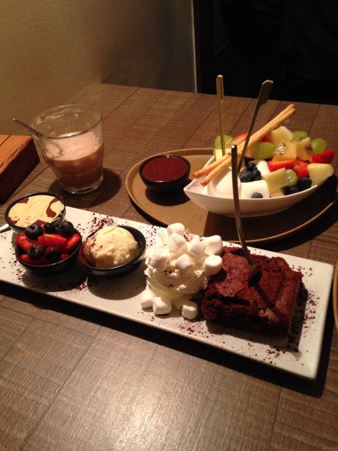 Een jaarlijkse uitstap met een vriendin naar Gent wordt traditioneel afgesloten met een bezoekje aan de Chocoladebar. En de hele avond buikpijn, maar het is het telkens weer waard. 