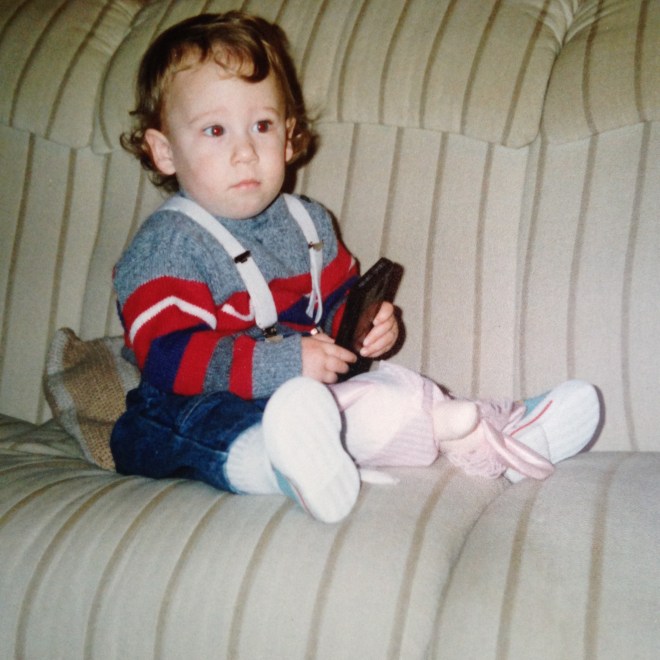 Nog steeds onafscheidelijk met de afstandsbediening. 