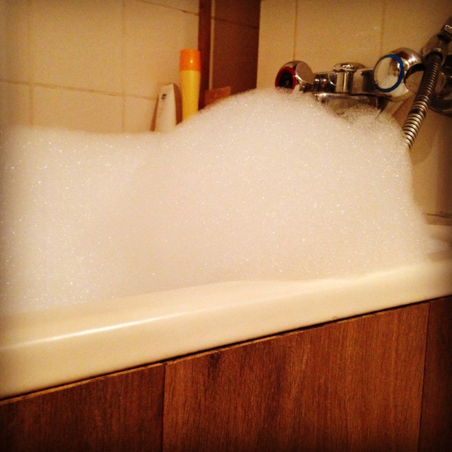 Ik haat het woord me-time, maar ik hou van verrimpelen in bad. 